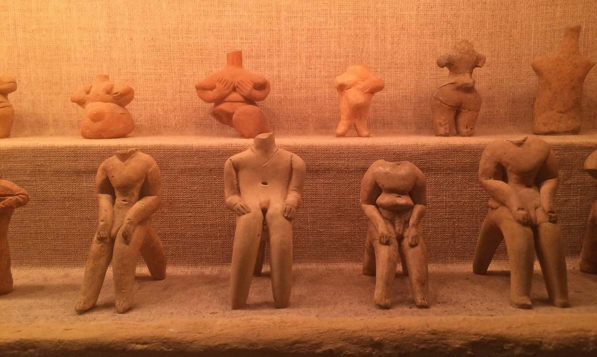 clay figurines thessaly