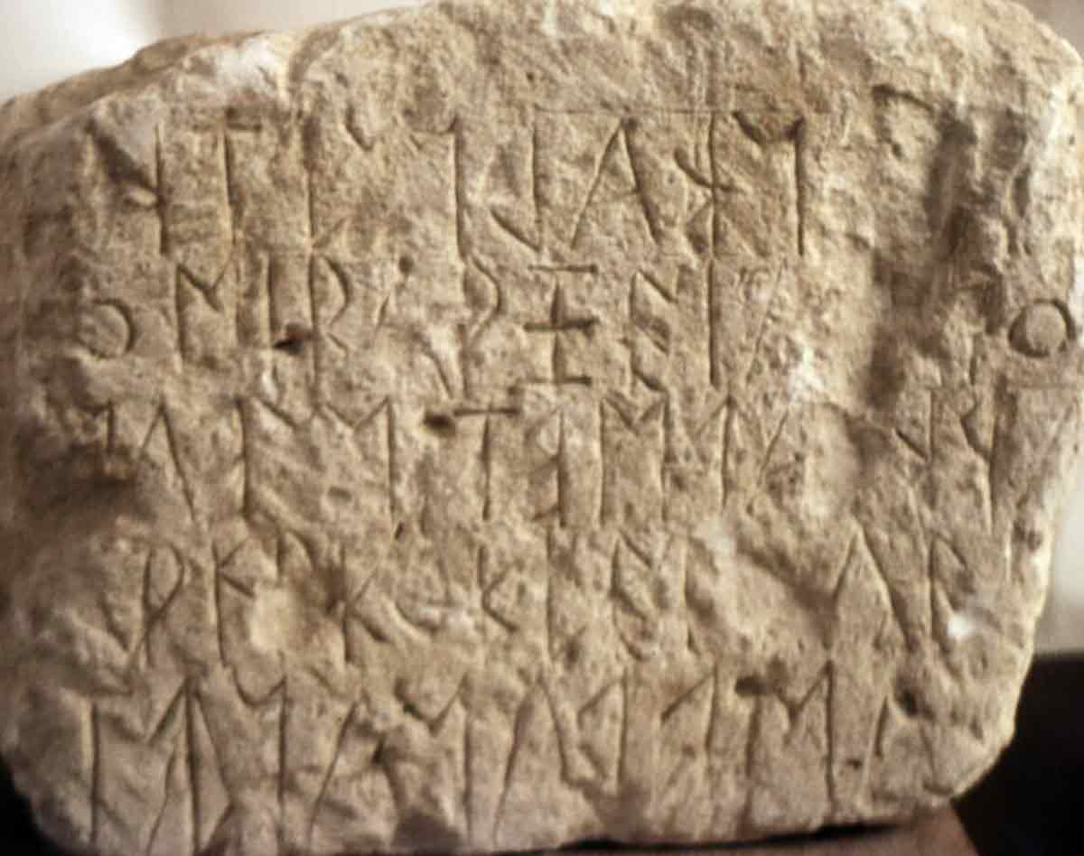 eteocretan inscription praisos cretophilus cc by 3