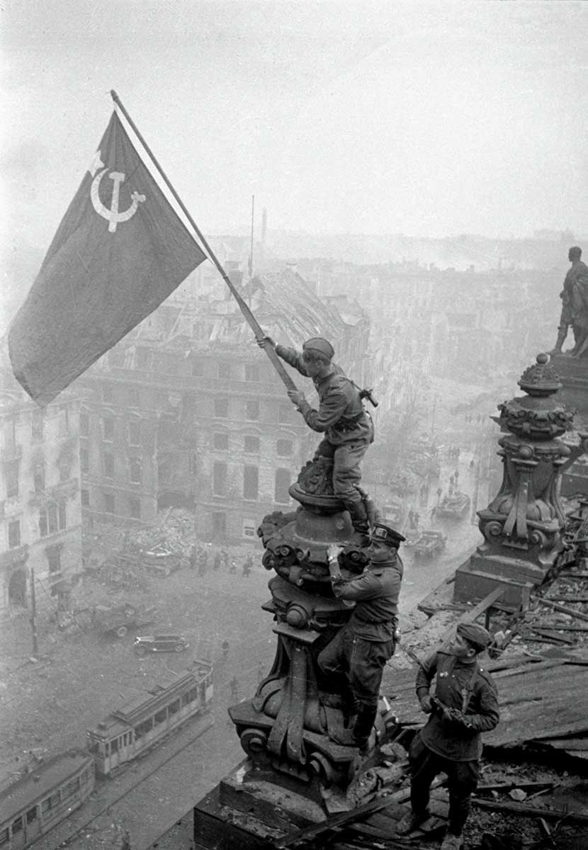 flag reichstag khaldei