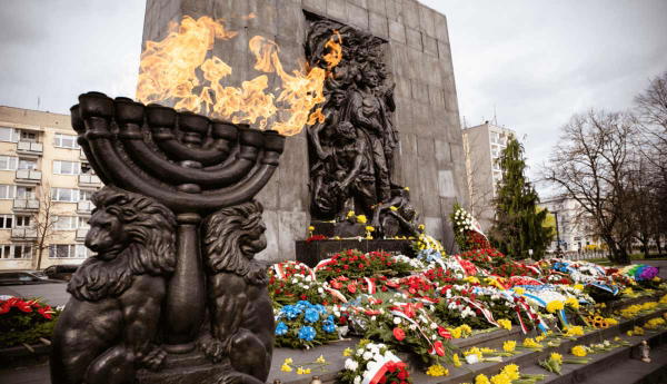 warsaw ghetto monument