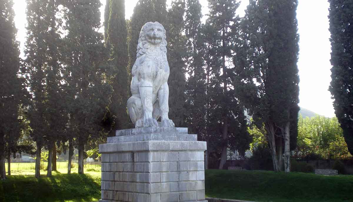 lion monument chaeronea author