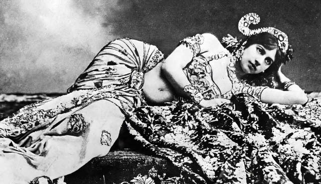 mata hari in costume