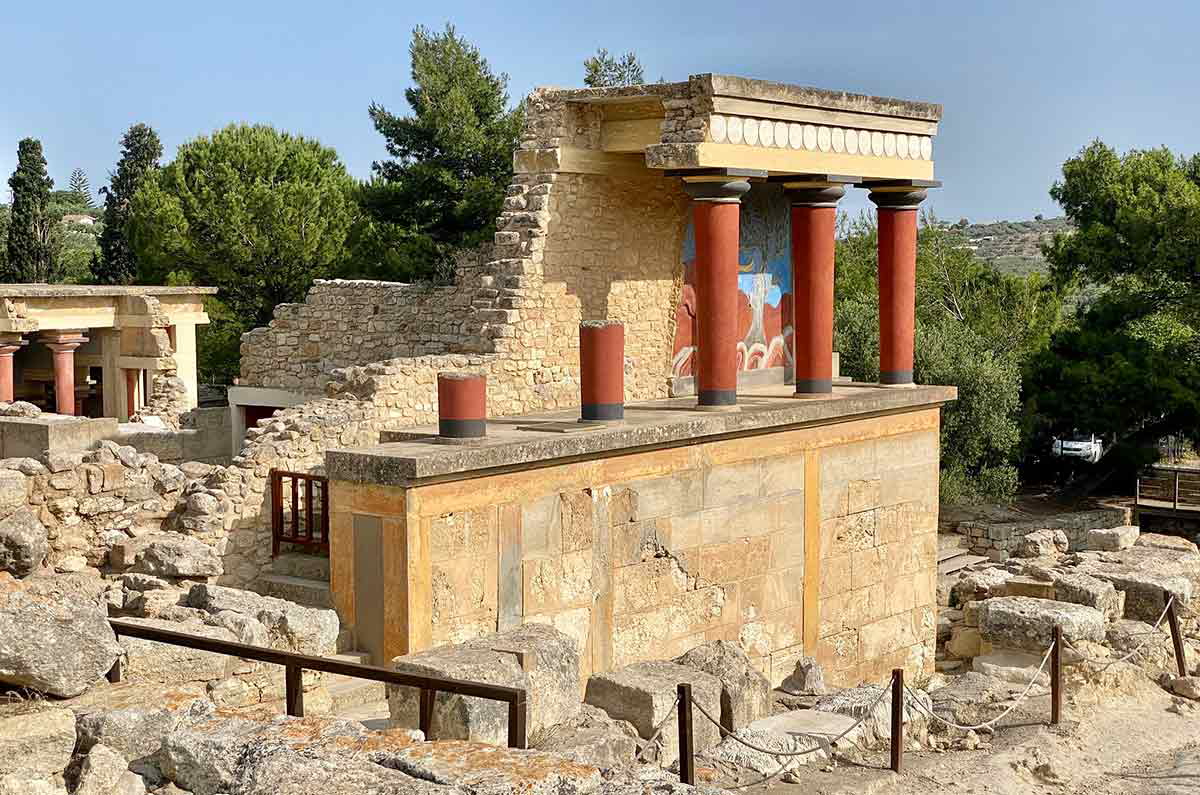 minoan knossos palace crete warren lemay cc by 2.0