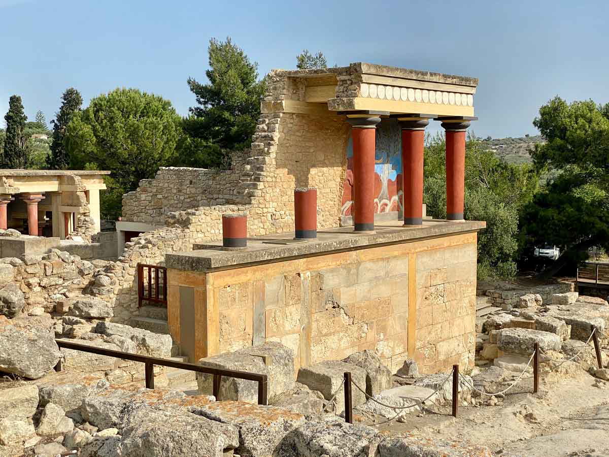 minoan knossos palace crete warren lemay cc by 2