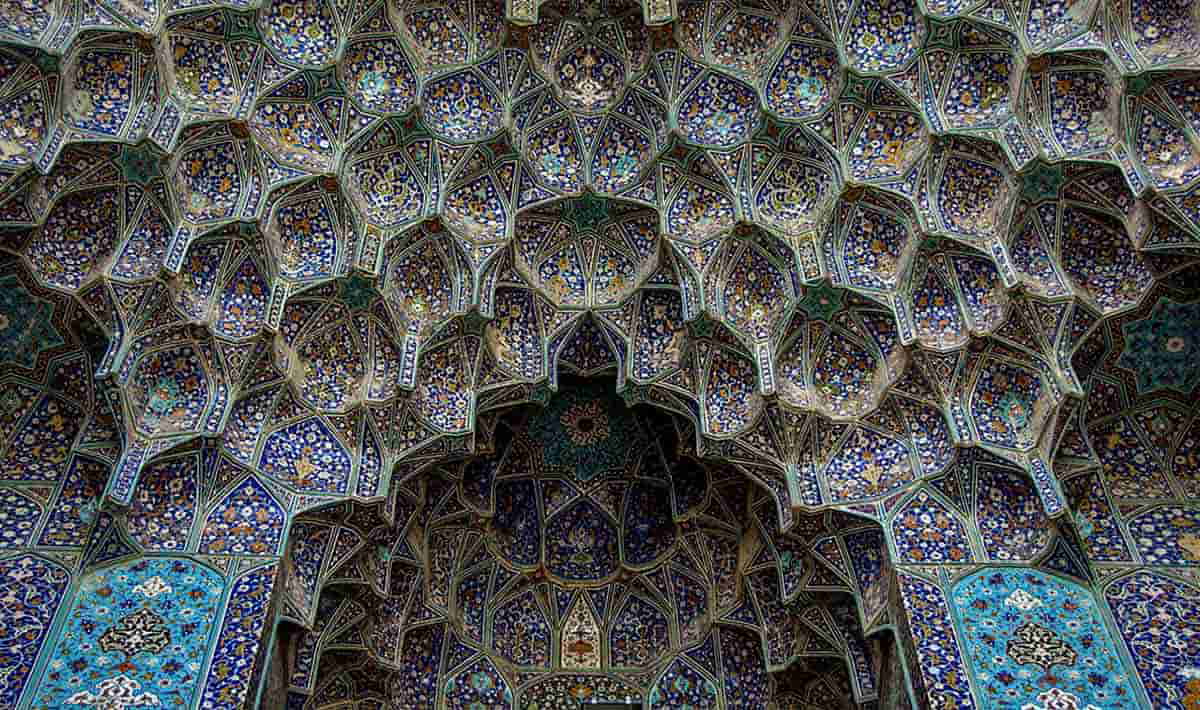 moorish muqarnas vaulted ceiling detail