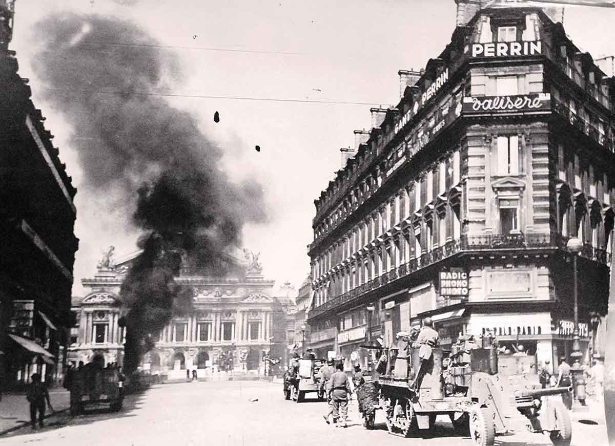 paris august 25 1944