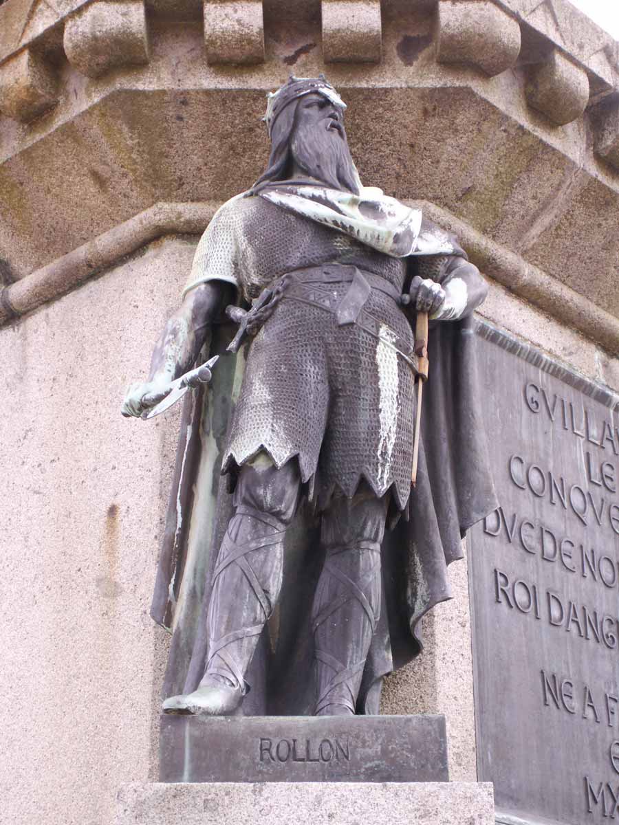 rollo statue calvados france cc by 2