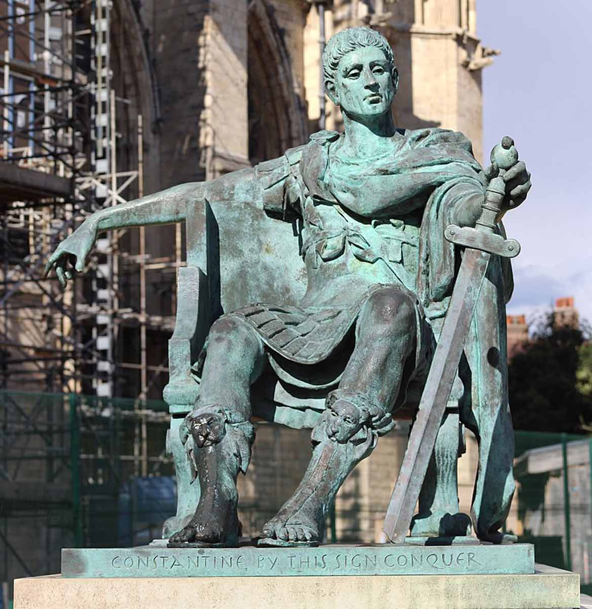 statue constantine i york