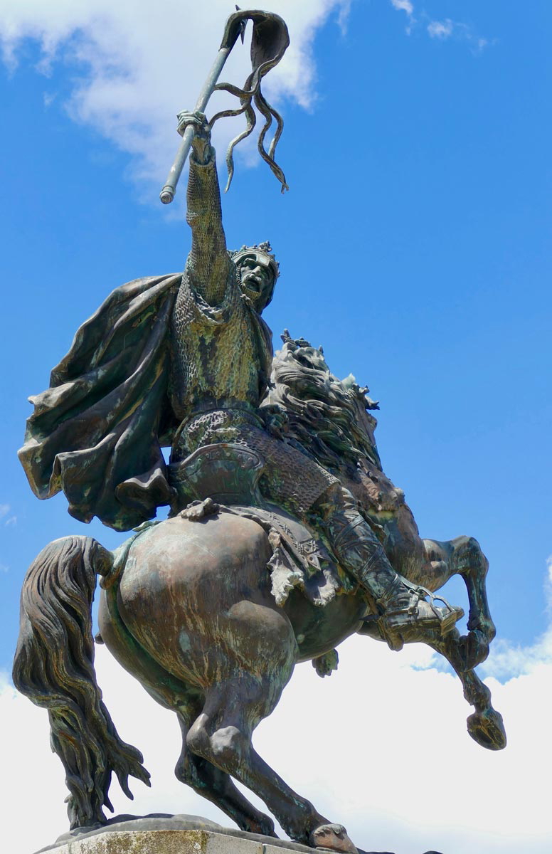 william conqueror statue calvados france bernard dupont cc by 2