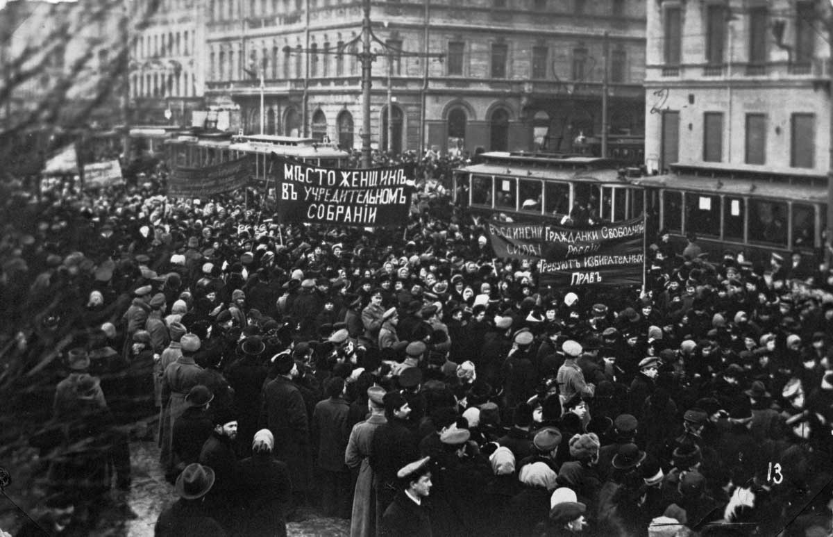workers strike petrograd