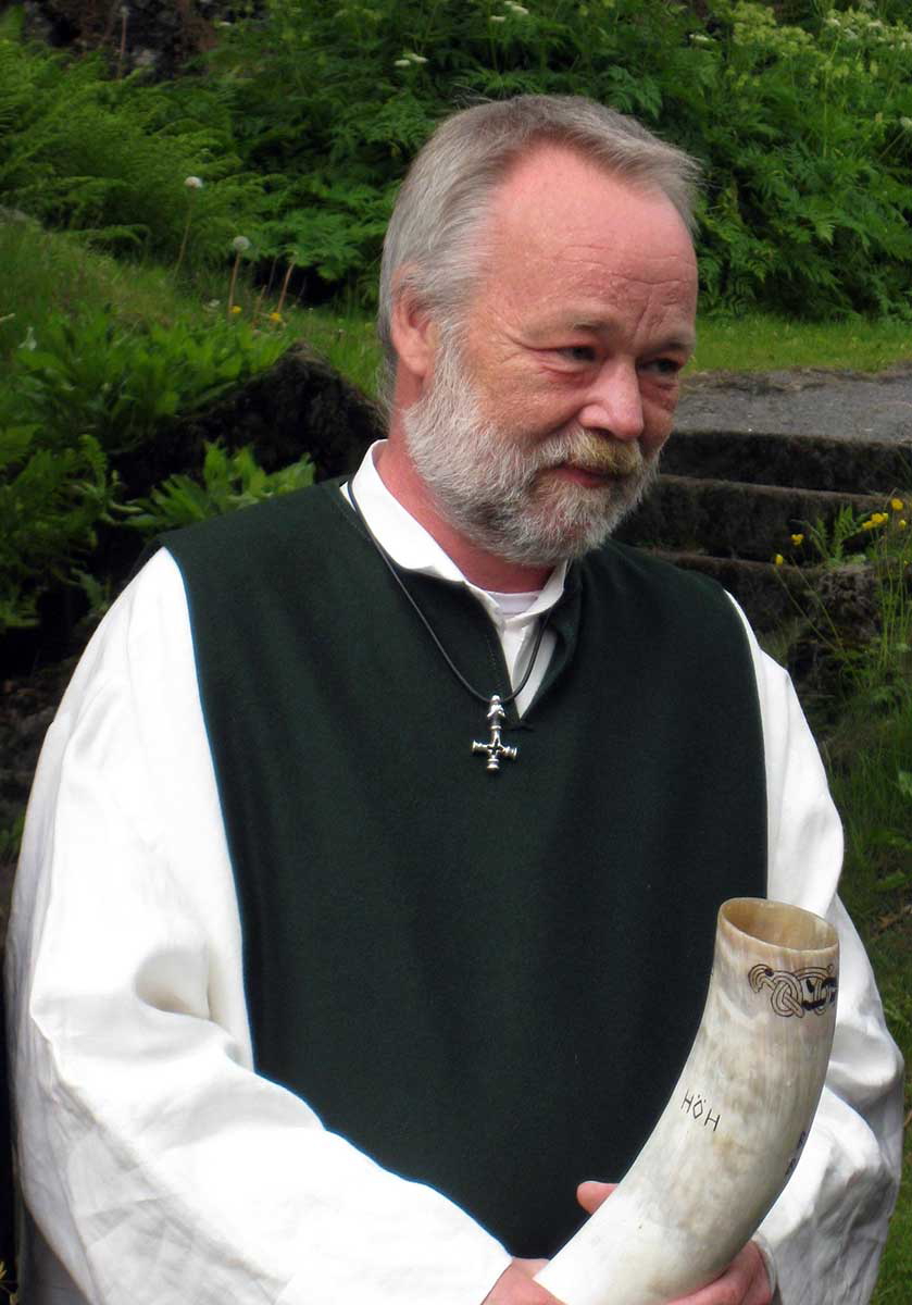 Hilmar Orn Hilmarsson drinking horn