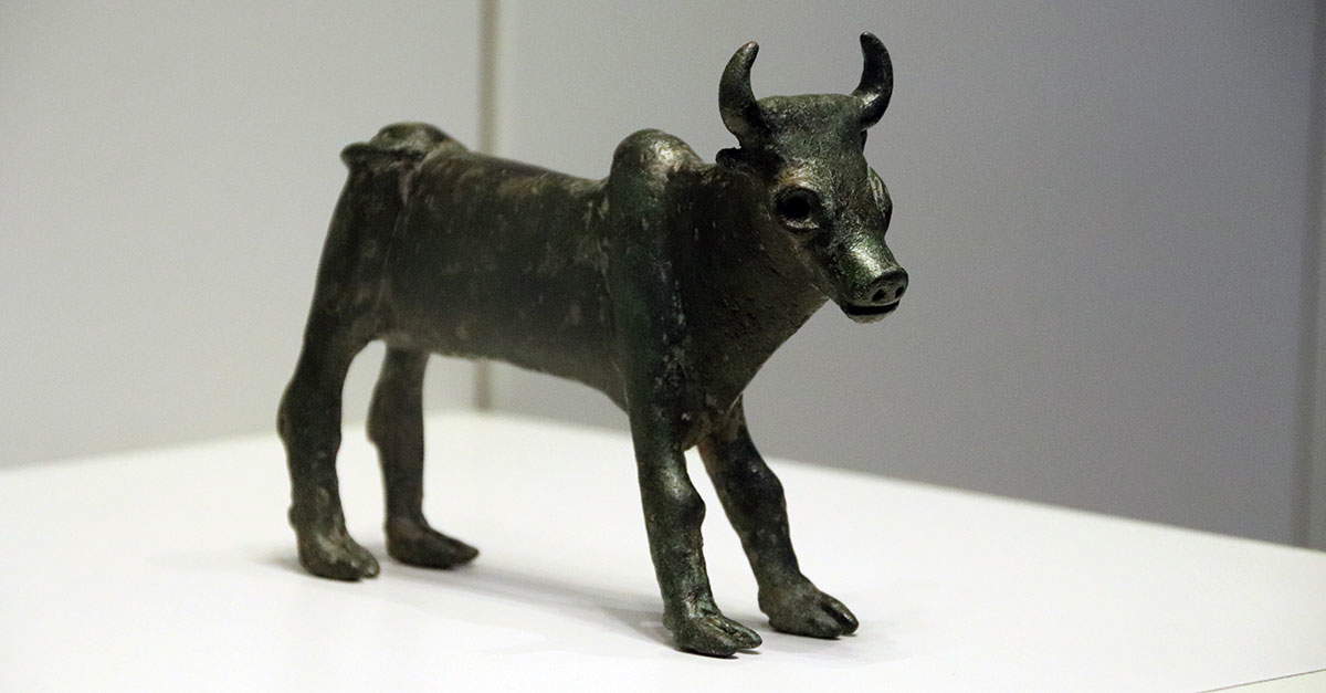 bronze bull samaria israel