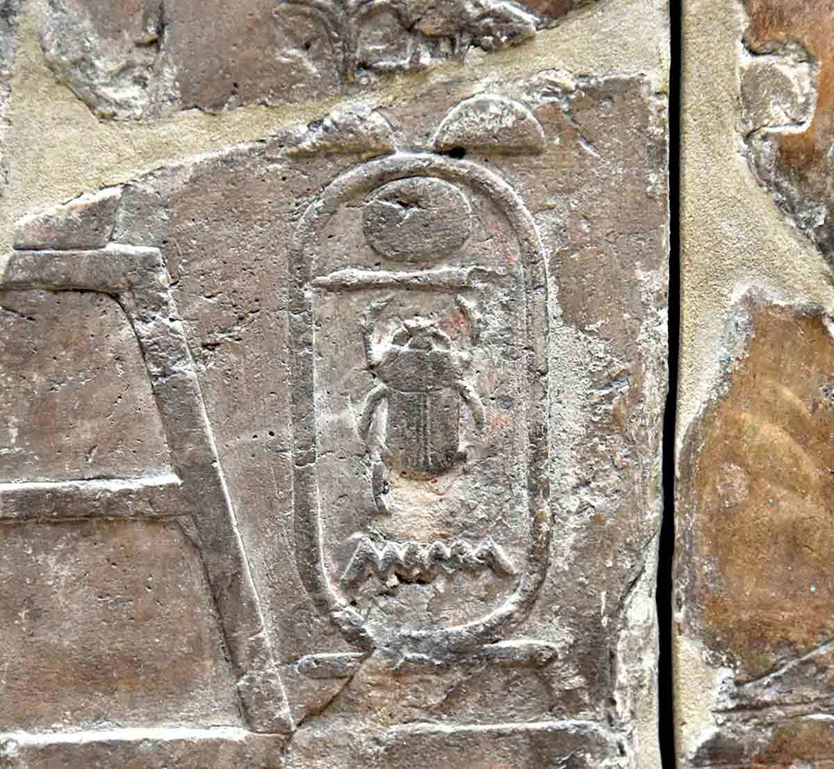 cartouche thutmose II mortuary temple hatshepsut