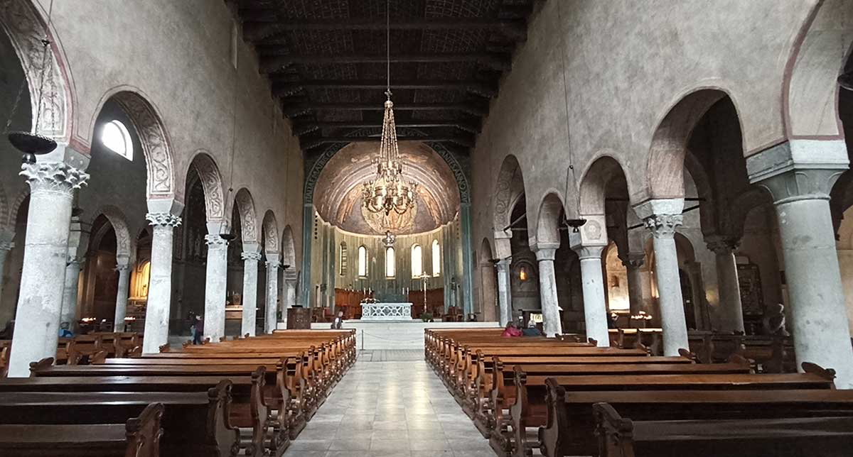 cathedral san giusto interior