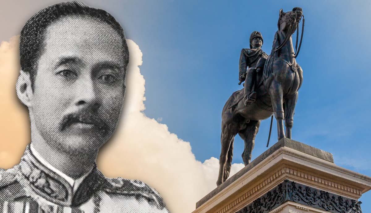 Historical portrait beside equestrian statue