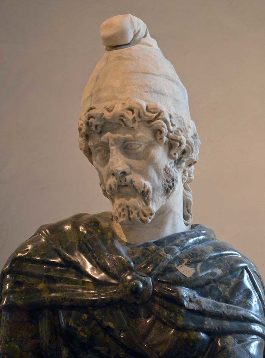 dacian statue phrygian cap