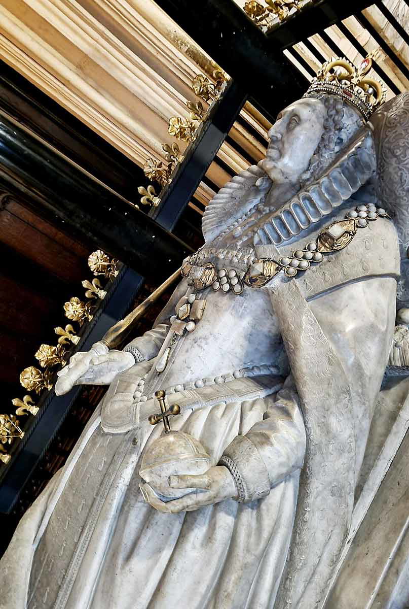 effigy queen elizabeth i