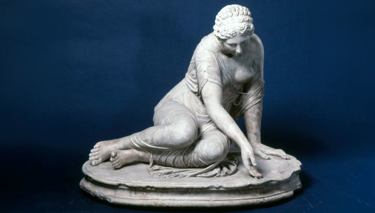 girl playing knucklebones