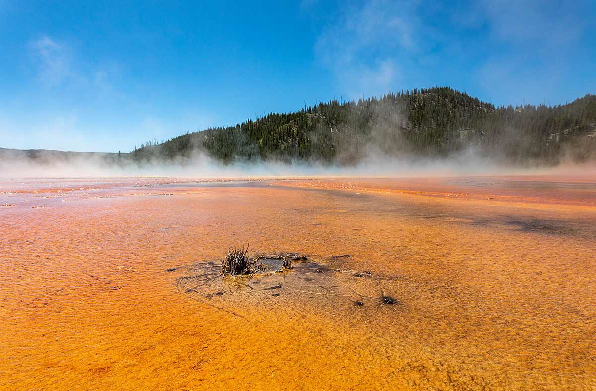grand prismatic spring yellowstone