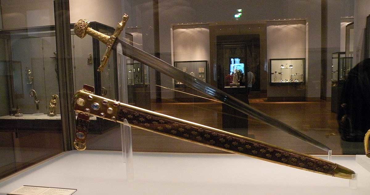 joyeuse legendary sword