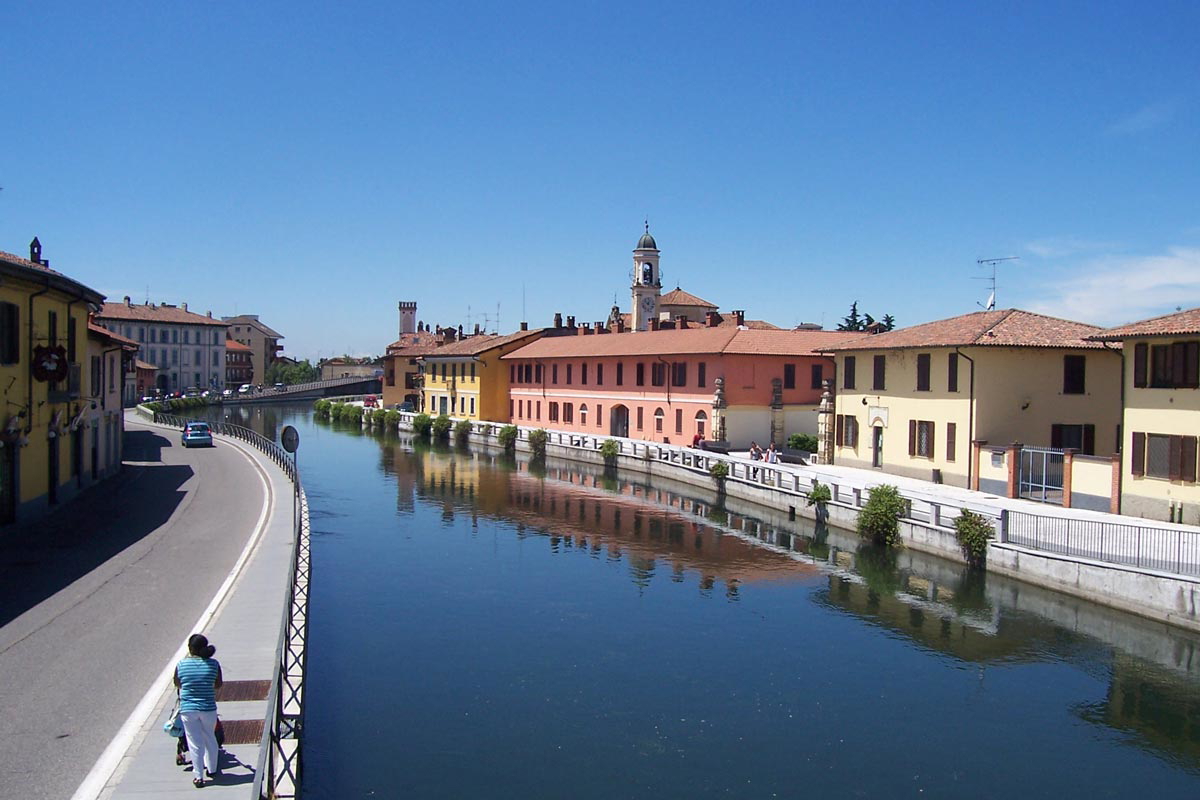 naviglio grande milan
