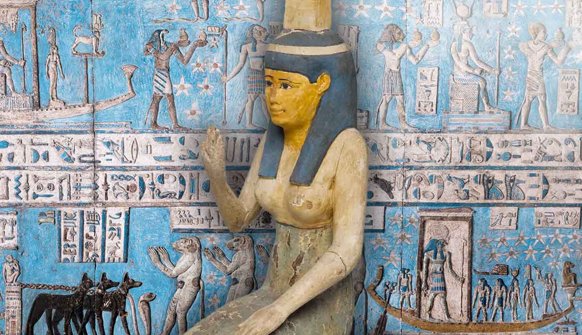 Nephthys statue before Osiris sun barge relief