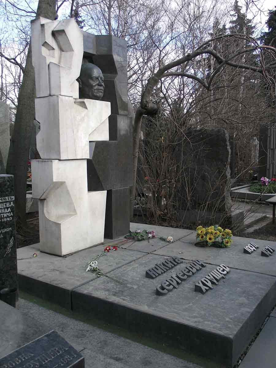 nikita khrushchev grave