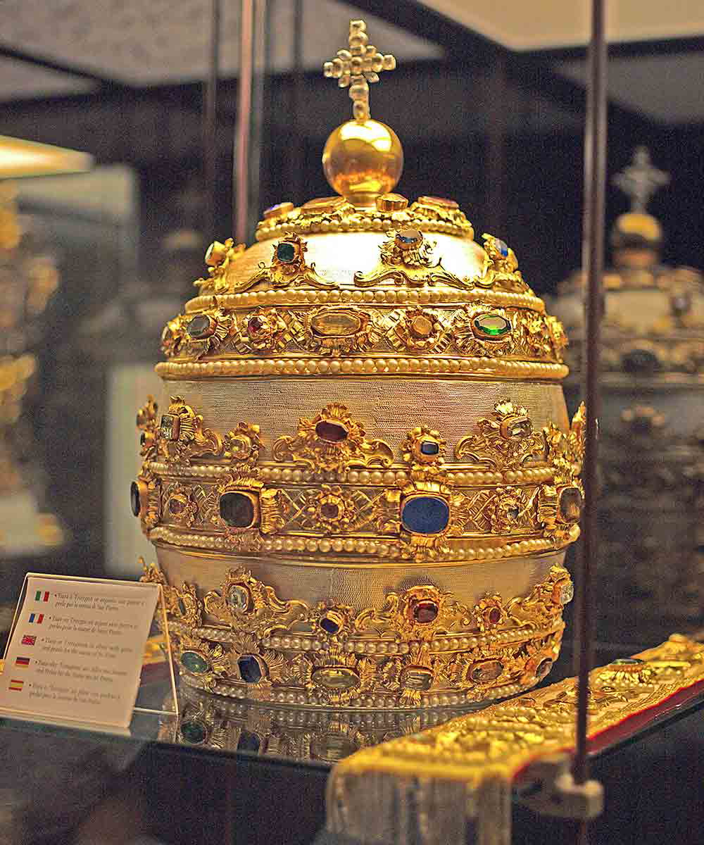 papal tiara on display