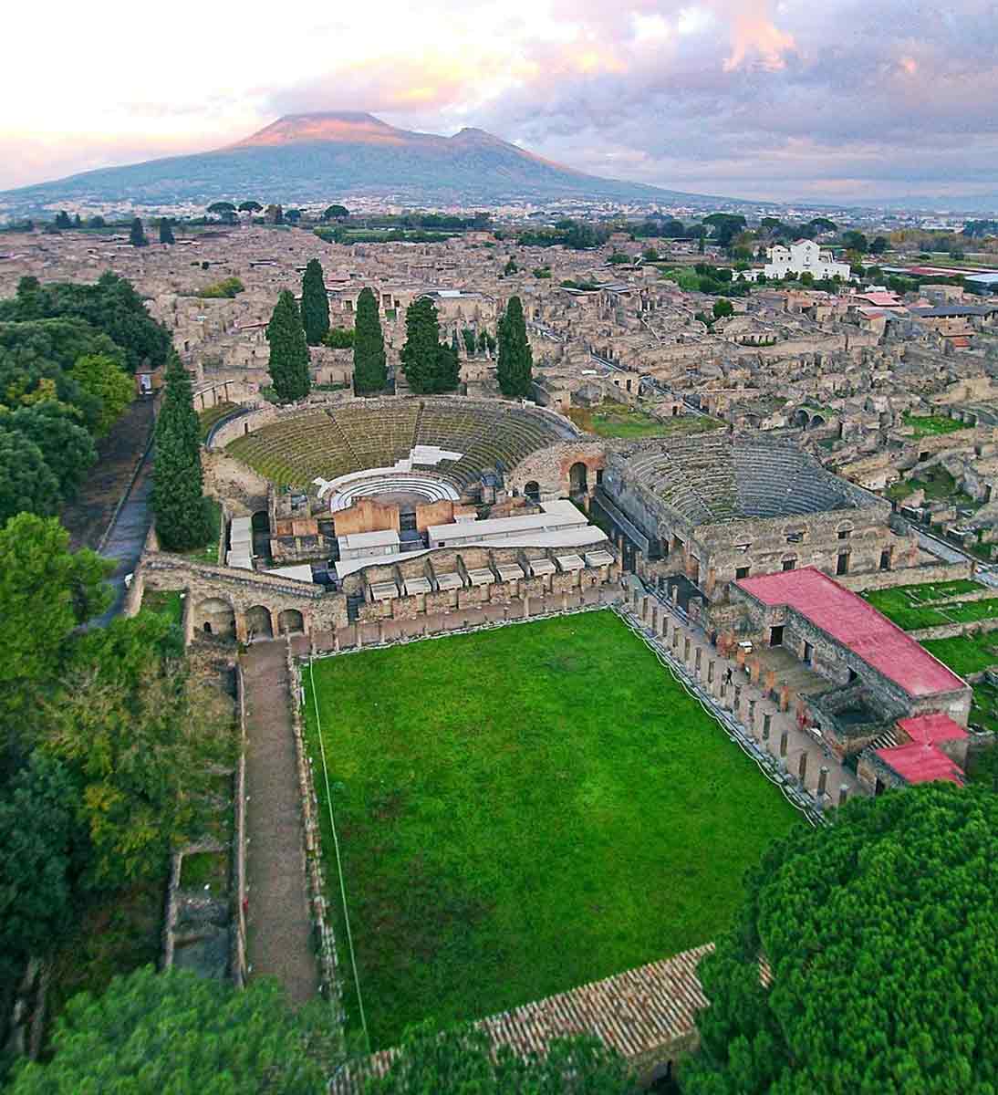 pompeii mount vesuvius italy ancient rome