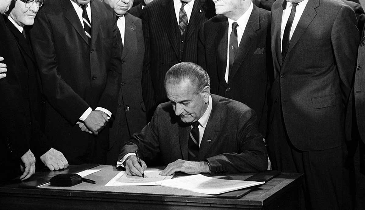president johnson signing legislation 1968