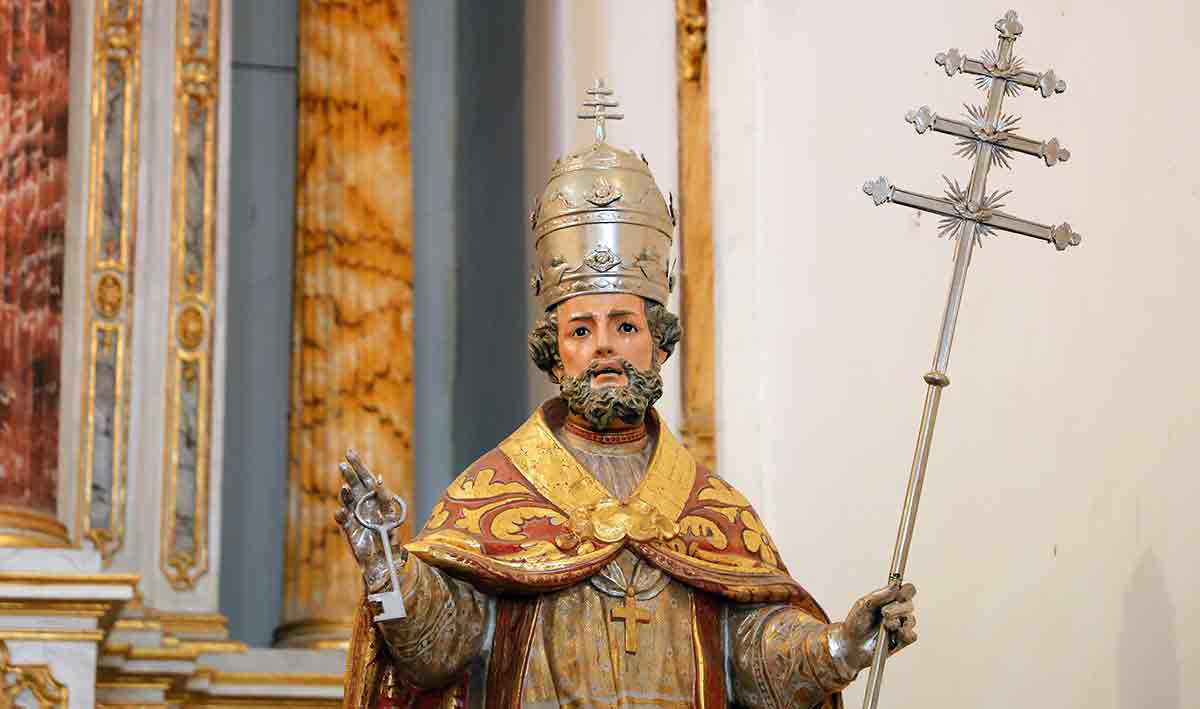 st peter in papal tiara