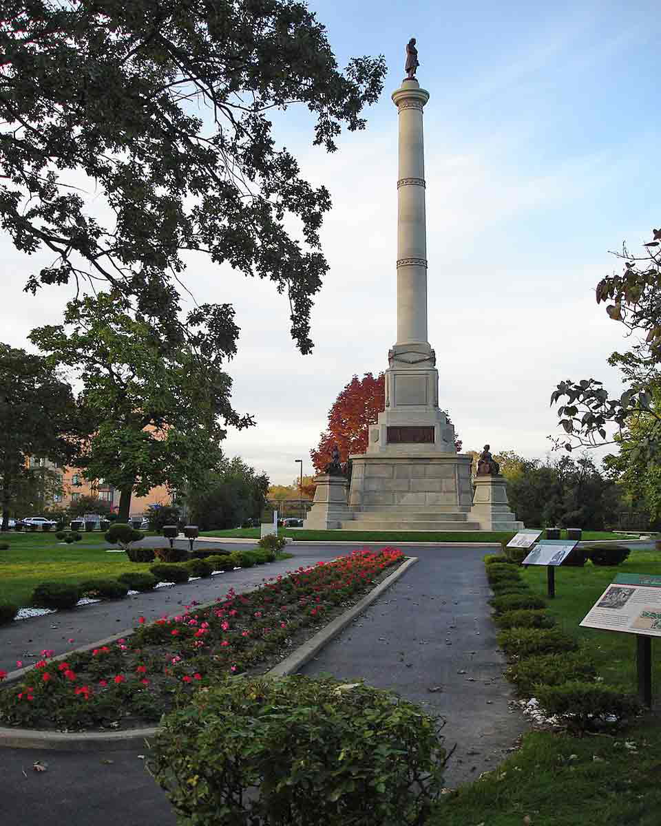 stephen douglas tomb monument