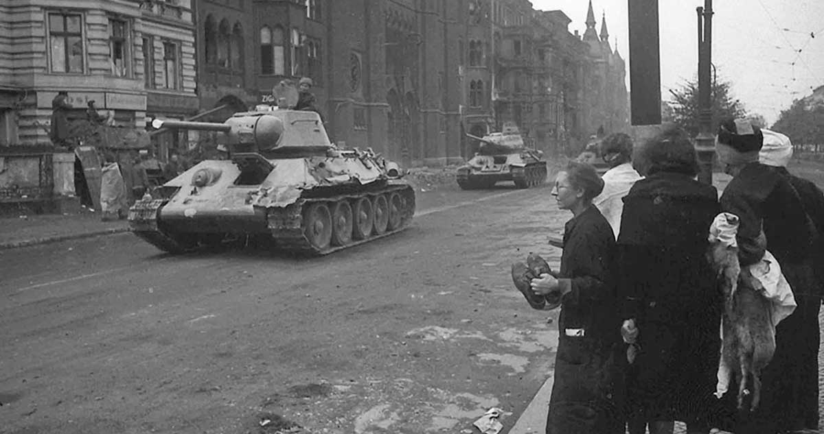 t 34 76 85 berlin