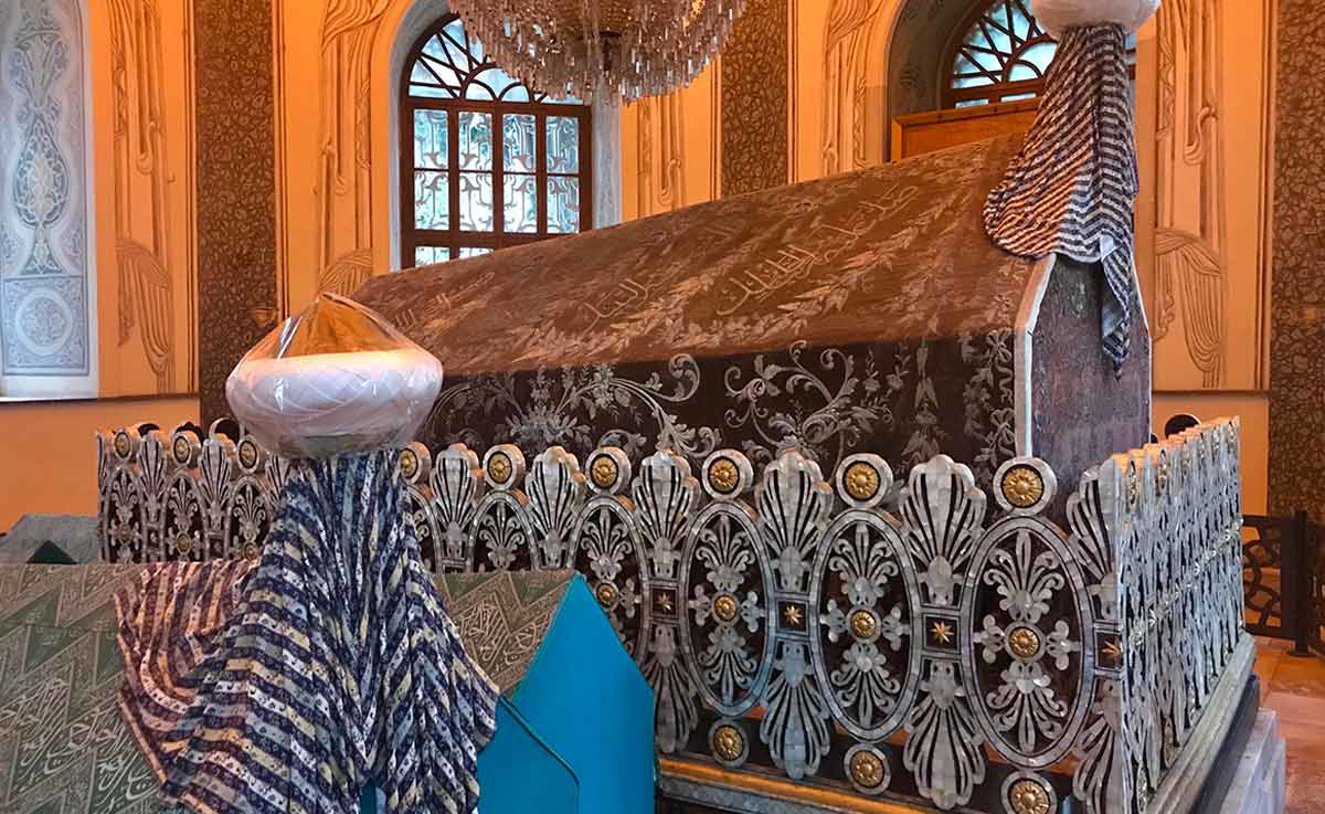 tomb of osman legendary sword