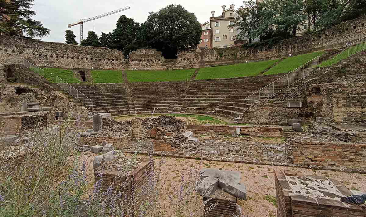 trieste roman theater
