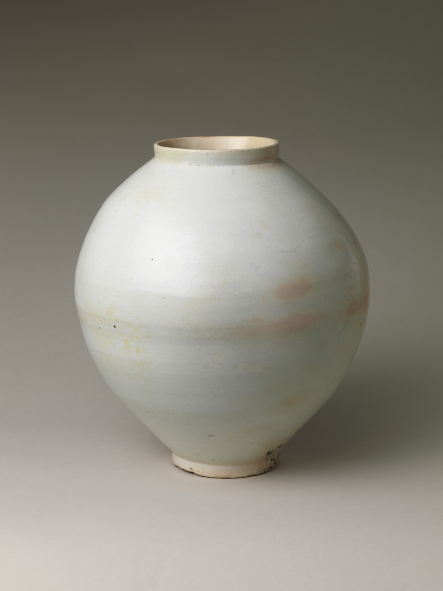 white moon jar joseon dynasty