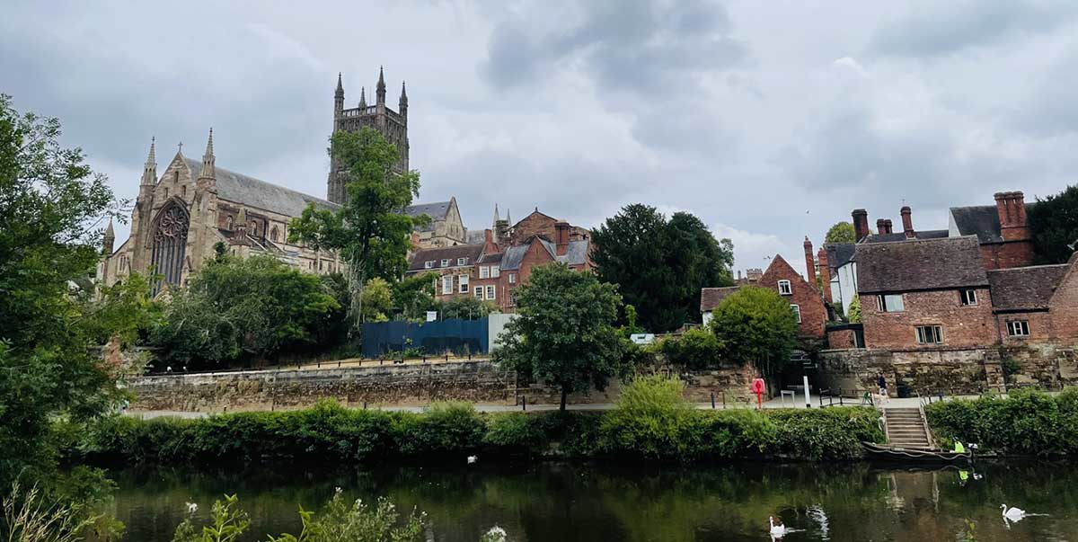 worcester cathedral bromwich walk