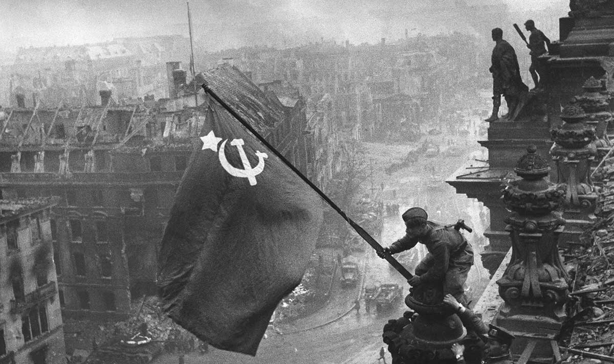 yevgeniy khaldei soviet victory
