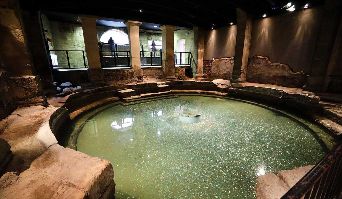 Aquae_Sulis_Roman_Baths