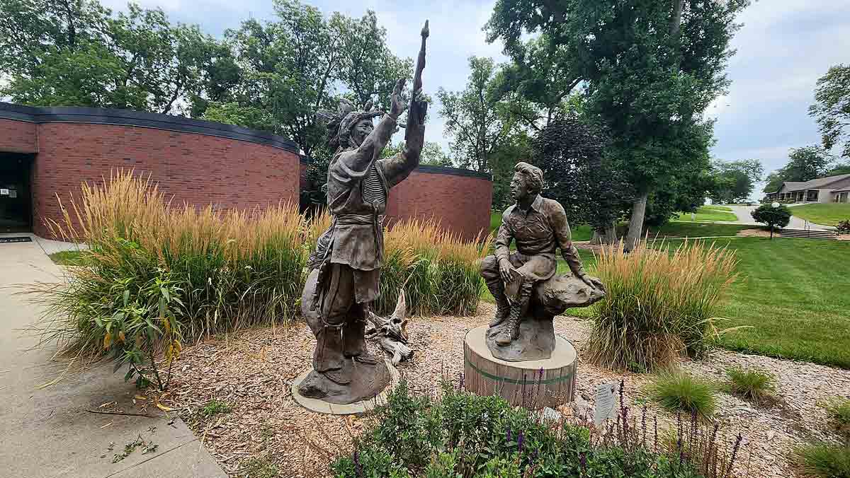 John Neihardt black elk Statues