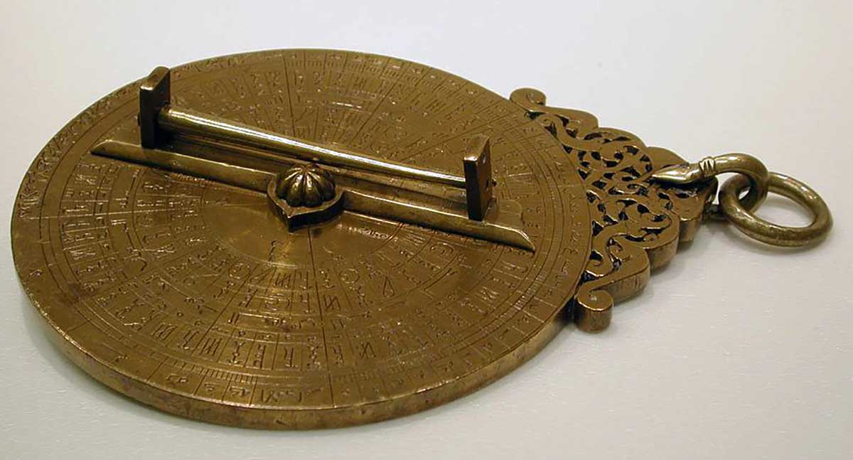 astrolabe of umar ibn yusuf ibn rasul al muzaffari