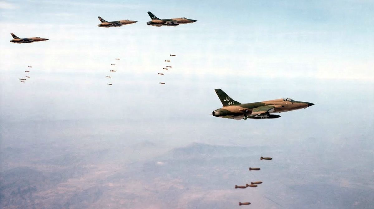 f105s bombing operation rolling thunder