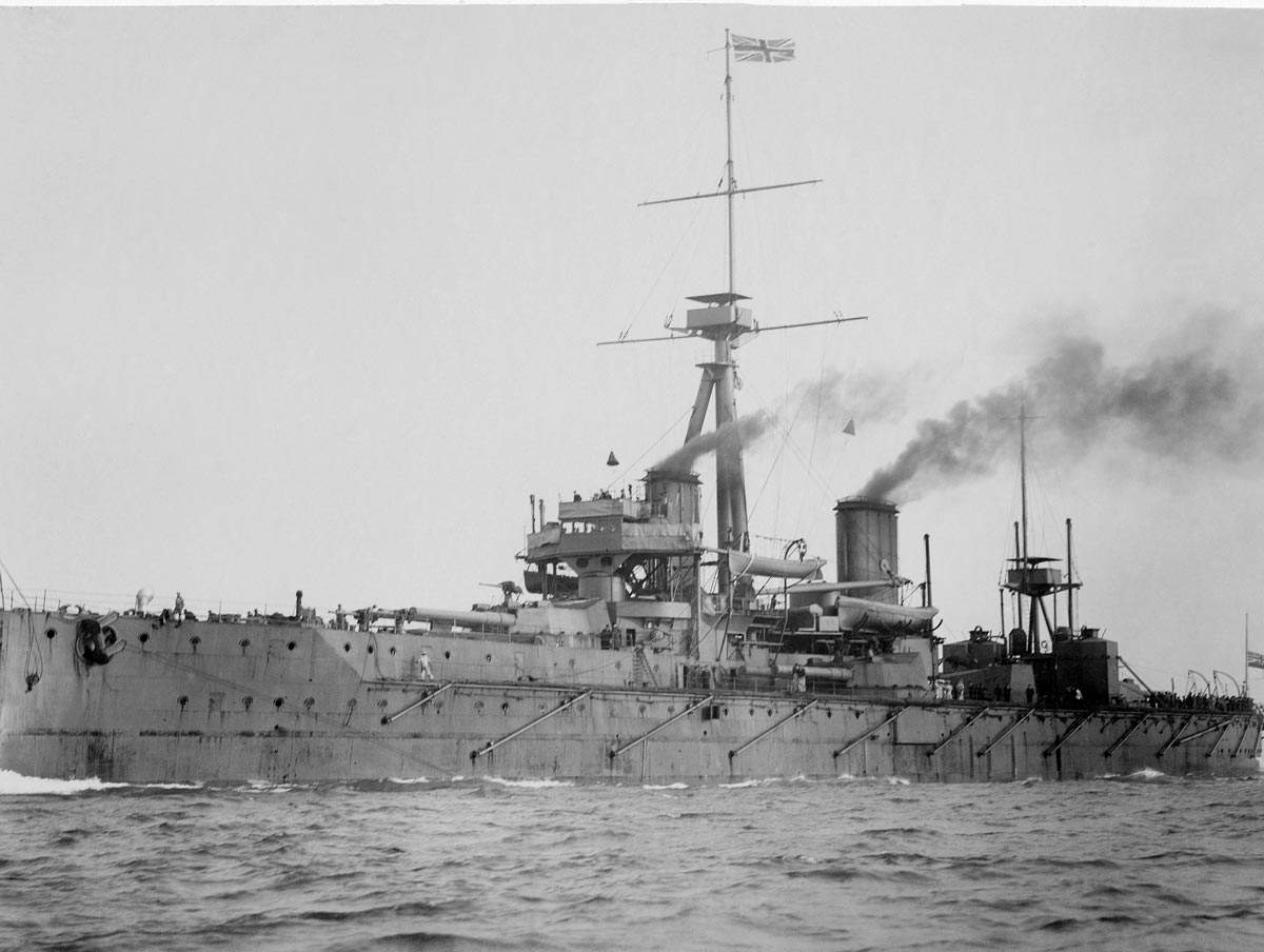 hms dreadnought battleship