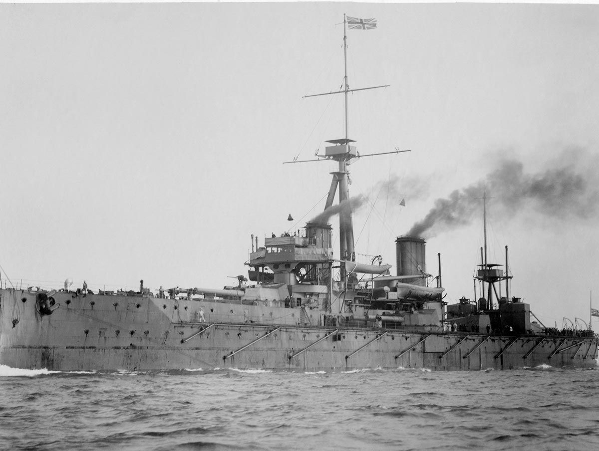 hms dreadnought battleship