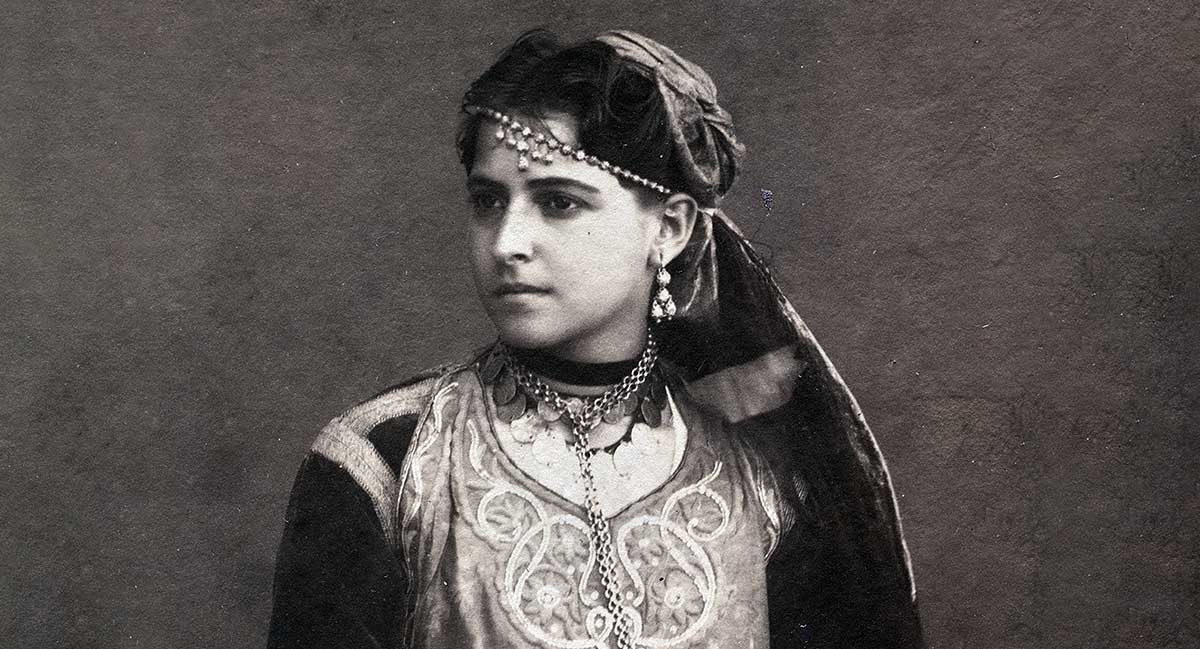 jewish woman in algeria