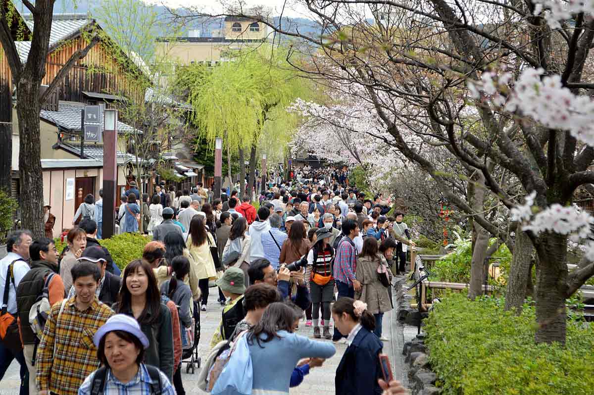 overtourism kyoto congested streets crowd 2016