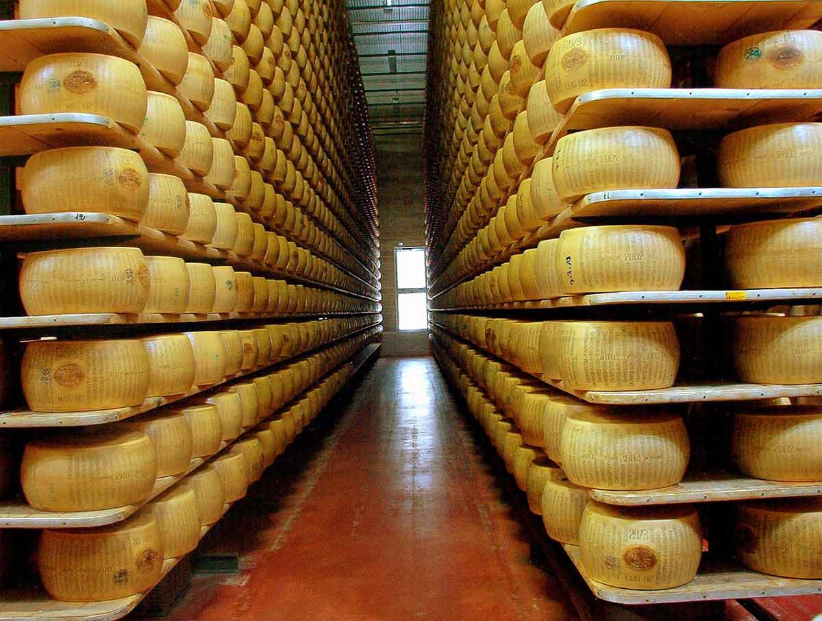 parmigiano reggiano italy