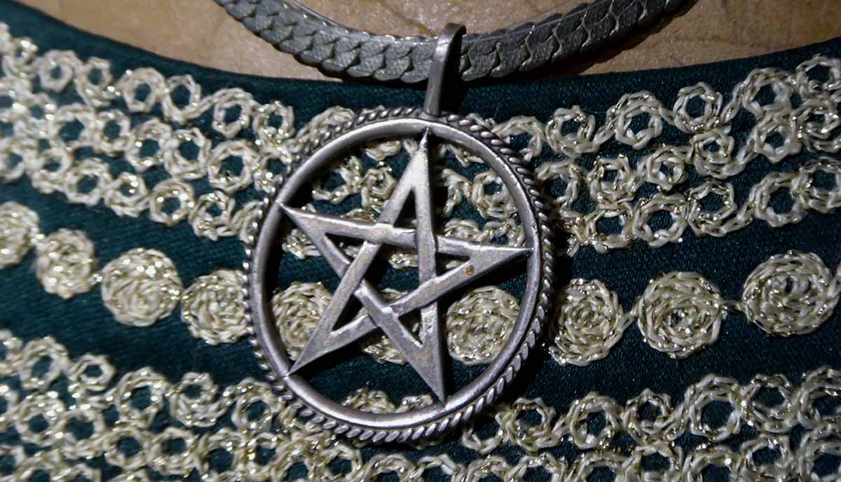 pentacle necklace witchcraft