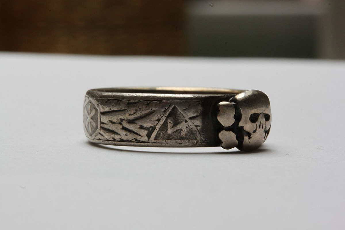 ss totenkopf ring