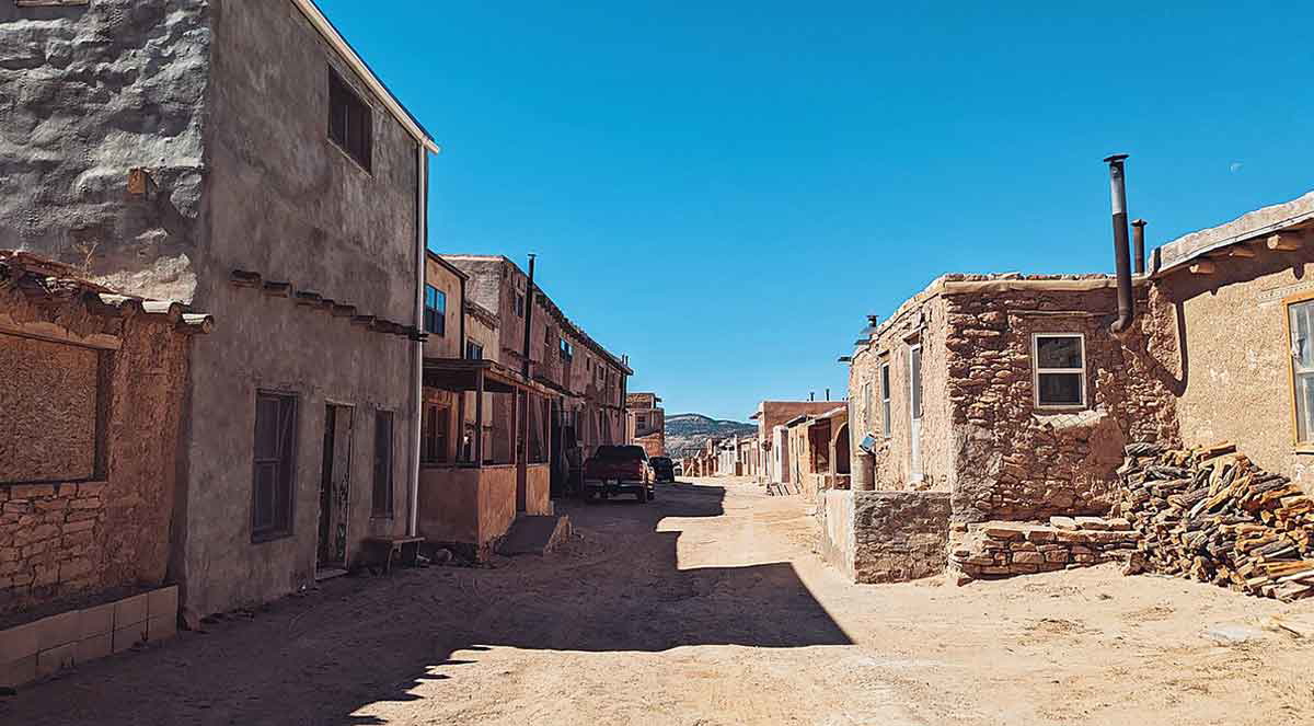 street scene pueblo acoma